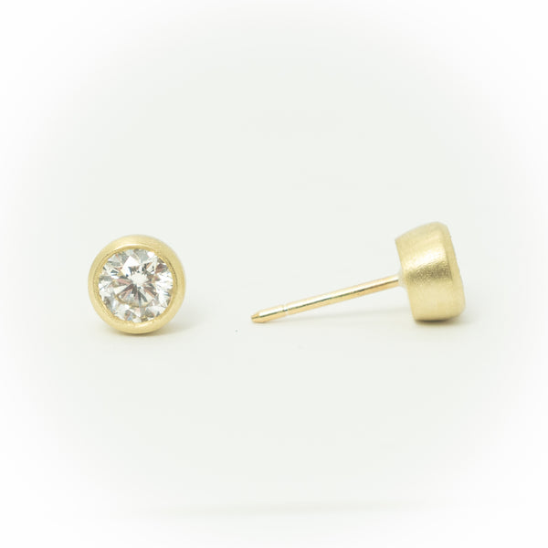 1 carat pair Stud Diamond Earrings