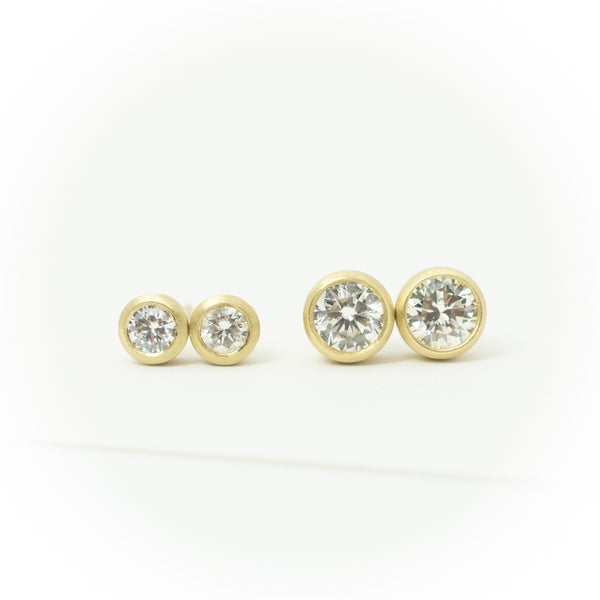 1 carat pair Stud Diamond Earrings