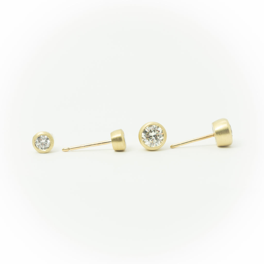 1 carat pair Stud Diamond Earrings